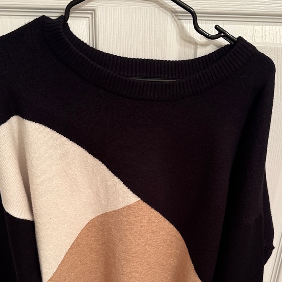 INC Colorblock Oversized Sweater in Black, White, and Tan Size M - Picture 3 of 5